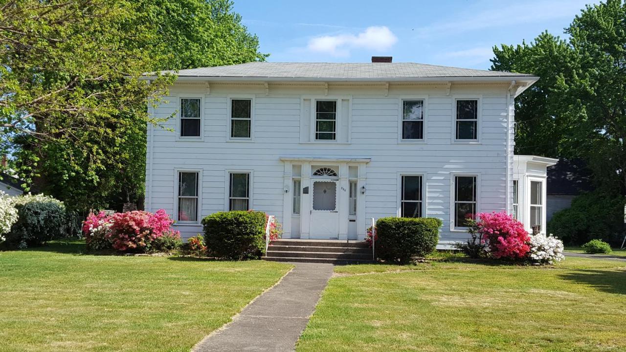Centennial Inn Bed & Breakfast Conneaut Exteriör bild