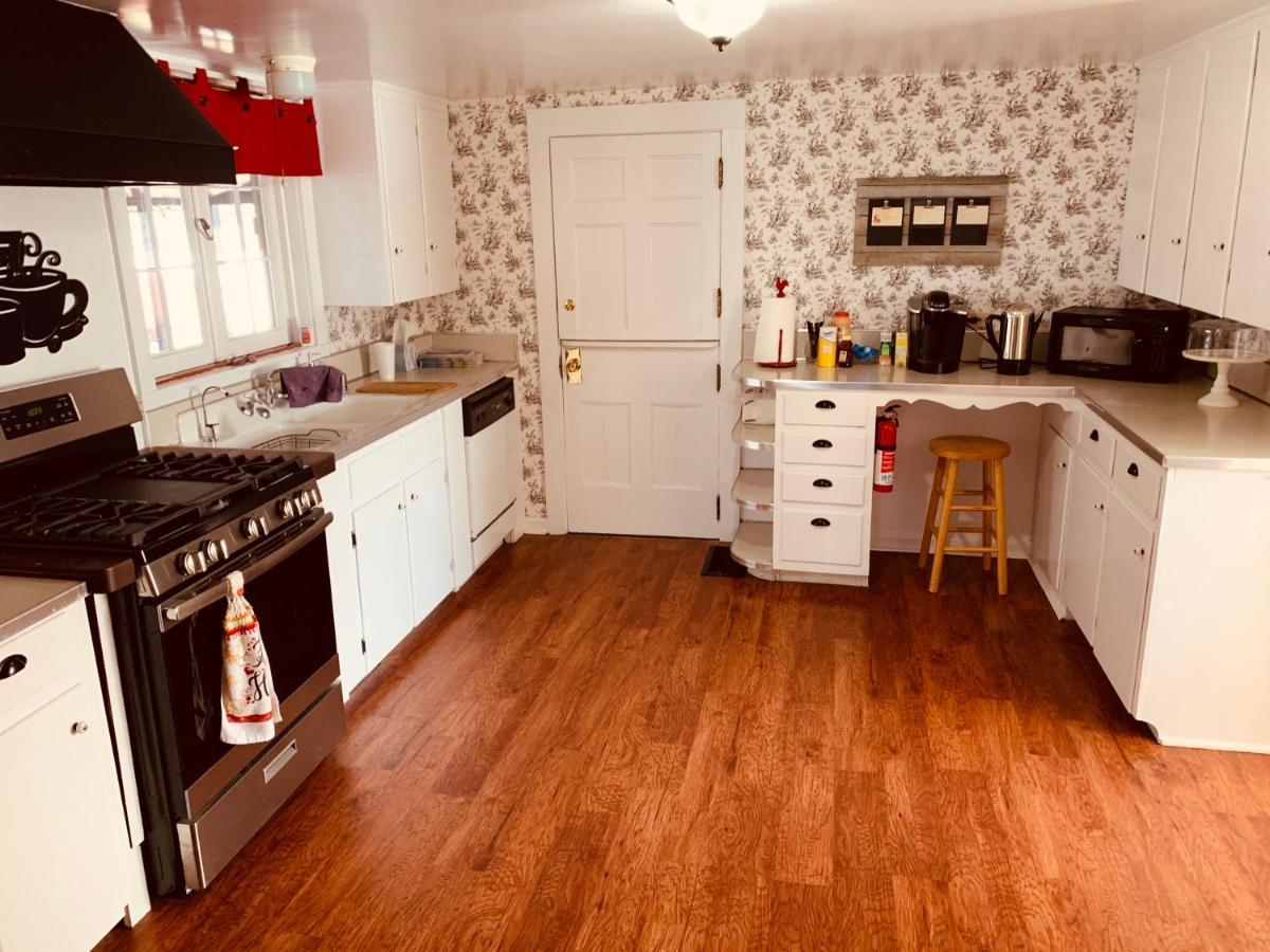 Centennial Inn Bed & Breakfast Conneaut Exteriör bild